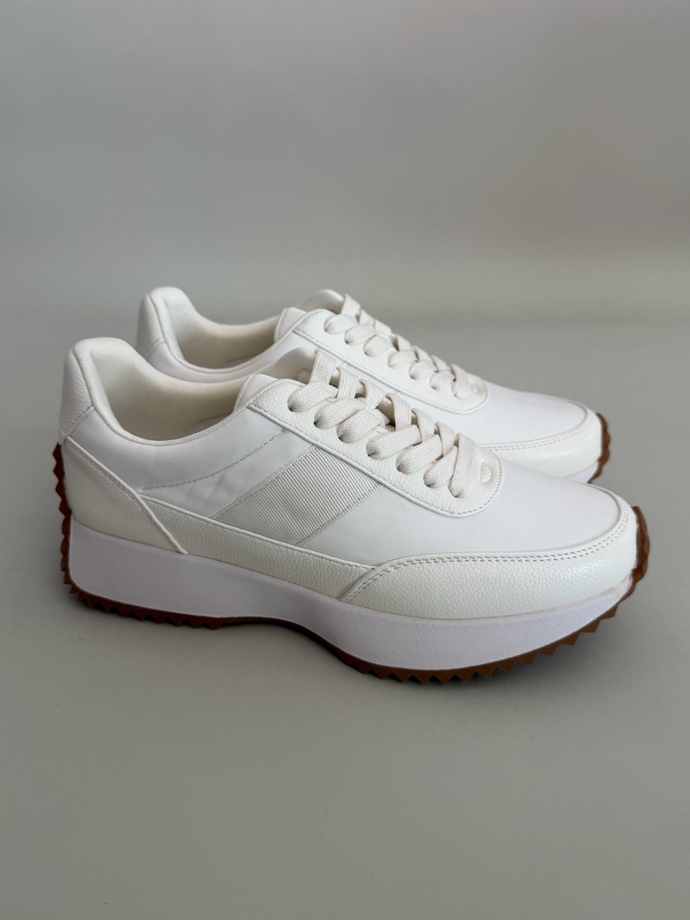 DV DOLCE VITA Breela White Platform Gum Sole Sneakers - Picture 2 of 9